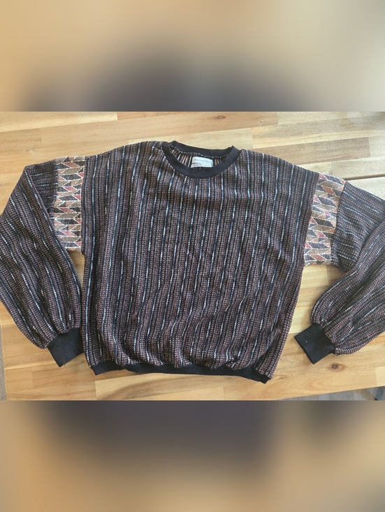 Urban Outfitters Sweaters - Urban Outfitters cropped knit metallic sweater